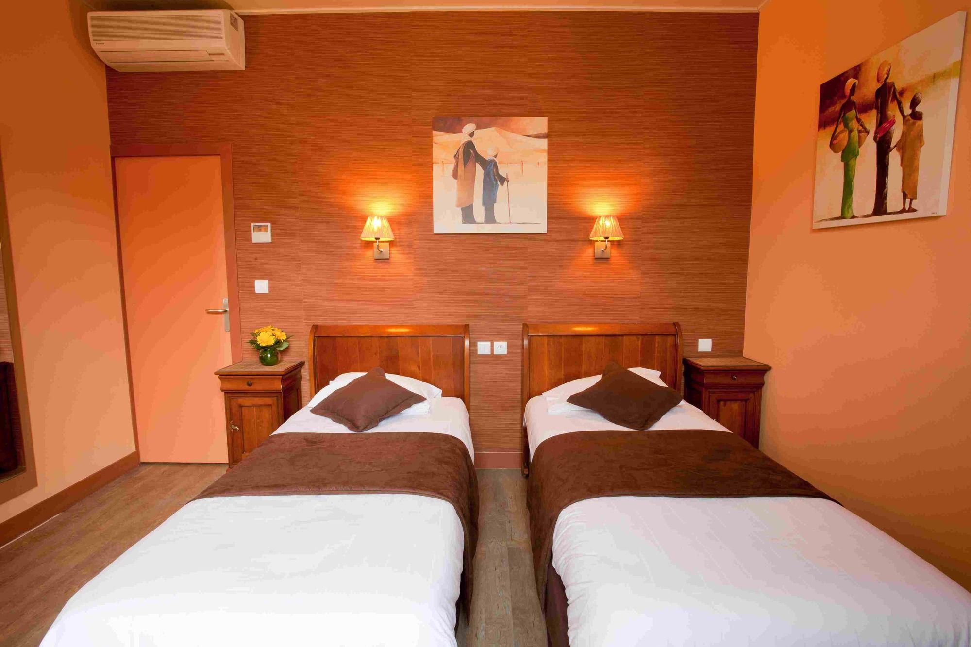 Campanile Centre Gare Hotel 3*
